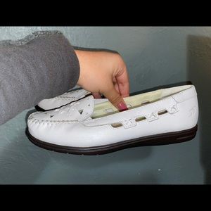Dr. Scholl’s Leather Upper Balance